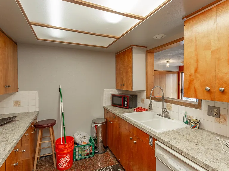 10623 E Montgomery Dr — Photo 13