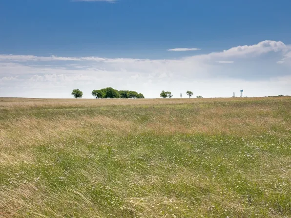 70 Meadow View Trl, Hillsboro, TX 76645