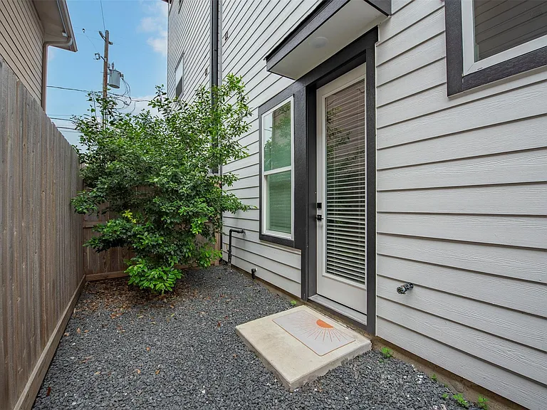 861 Fisher St #G — Photo 34