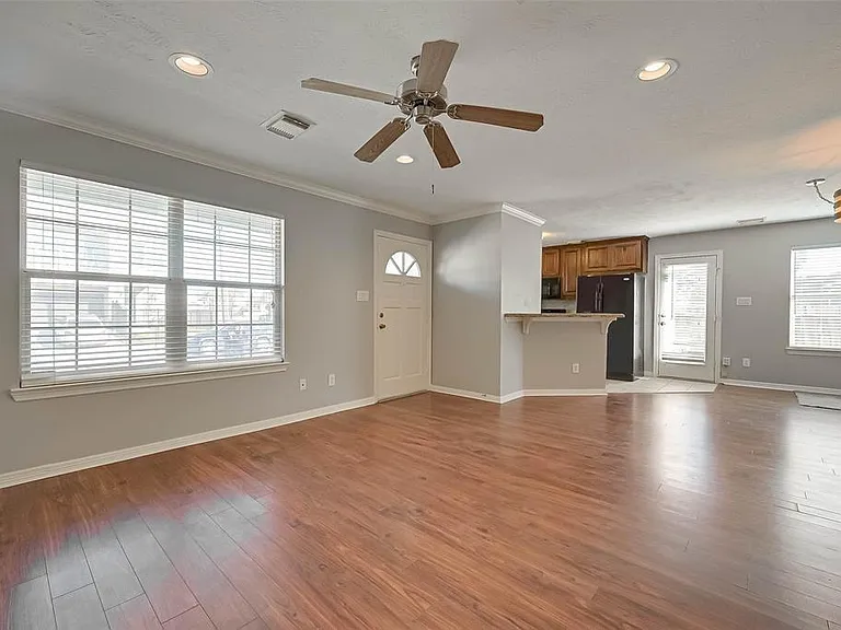 3508 Garrow St — Photo 4