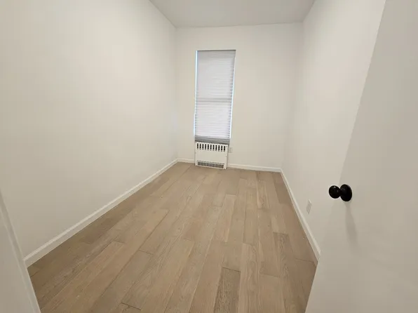 504 Midwood Street image 5 of 6