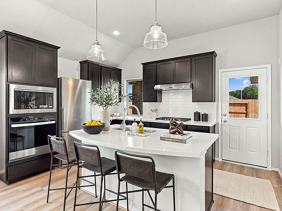 2nd image of 226 Violet Crown Ln