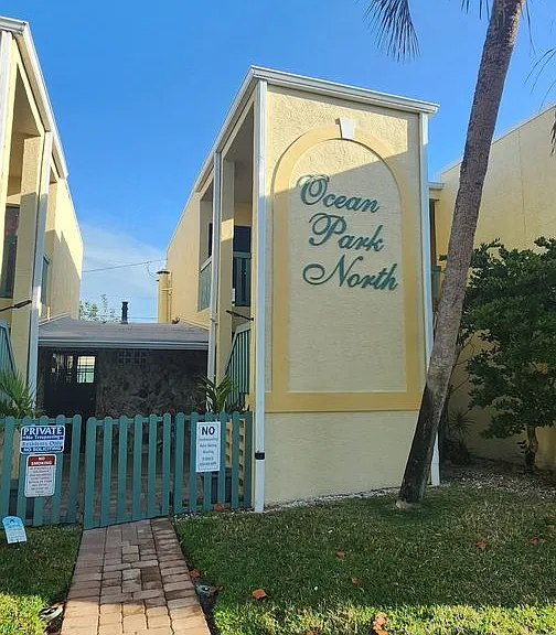 310 Taylor Ave #C19 — Photo 2