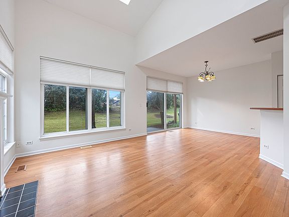 4th image of 1053 Ripple Ridge Cv