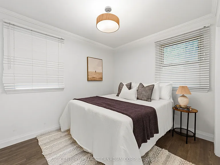 54 Manitoulin Dr — Photo 11