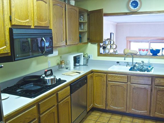 3rd image of 217 Rockhill Ave