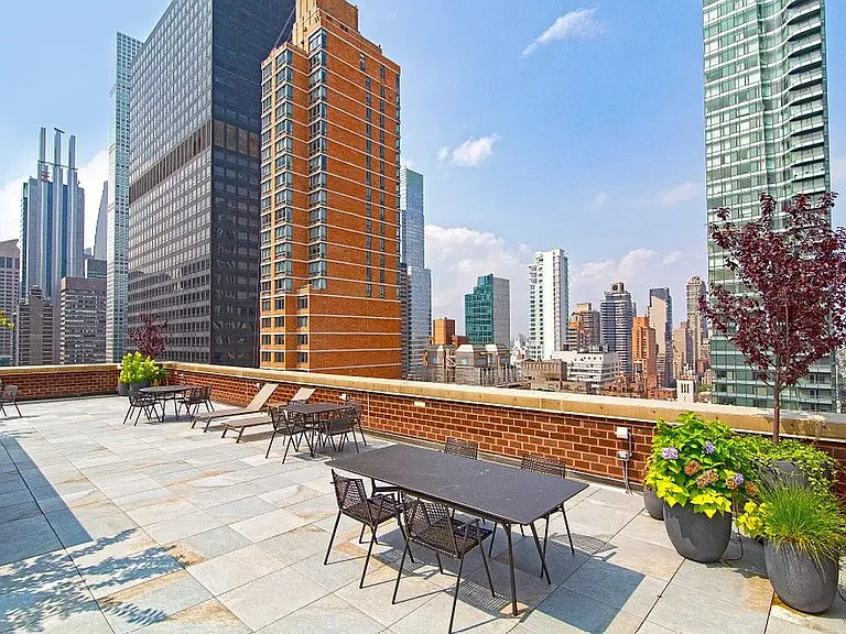 245 E 54th St #29C — Photo 9