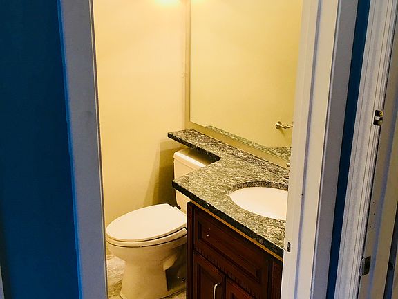 5th image of 331 Richard Ct