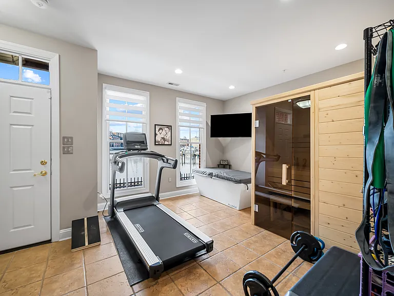 2323 Boston St #4 — Photo 17