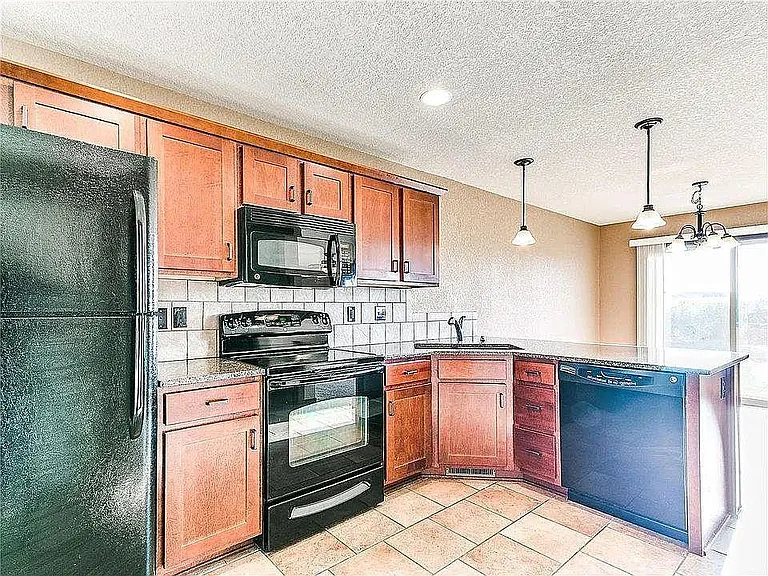 2909 SE Keystone Dr — Photo 3