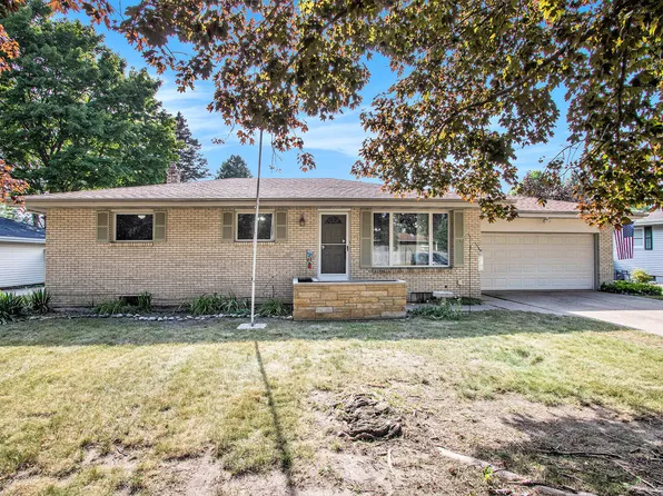 2256 Lynn Dr, Saint Joseph, MI 49085