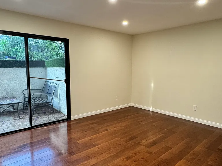 9600 Van Nuys Blvd #107 — Photo 8
