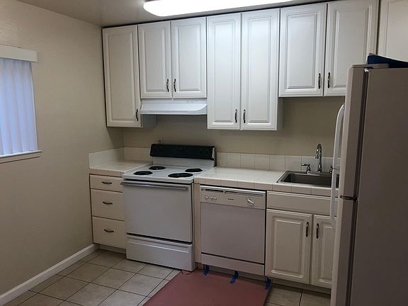4th image of 1480 Ontario Ln APT B