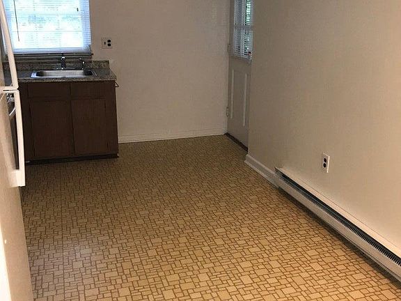 4th image of 409 Washington St #2