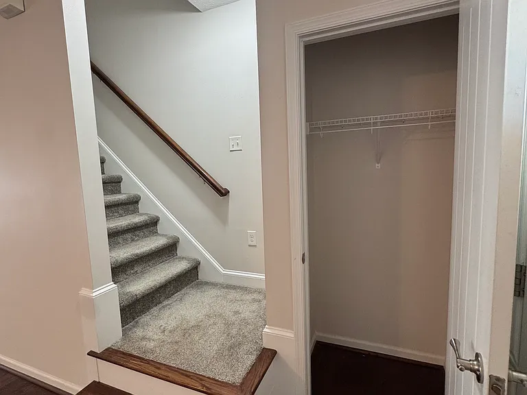 207 Portico St — Photo 16