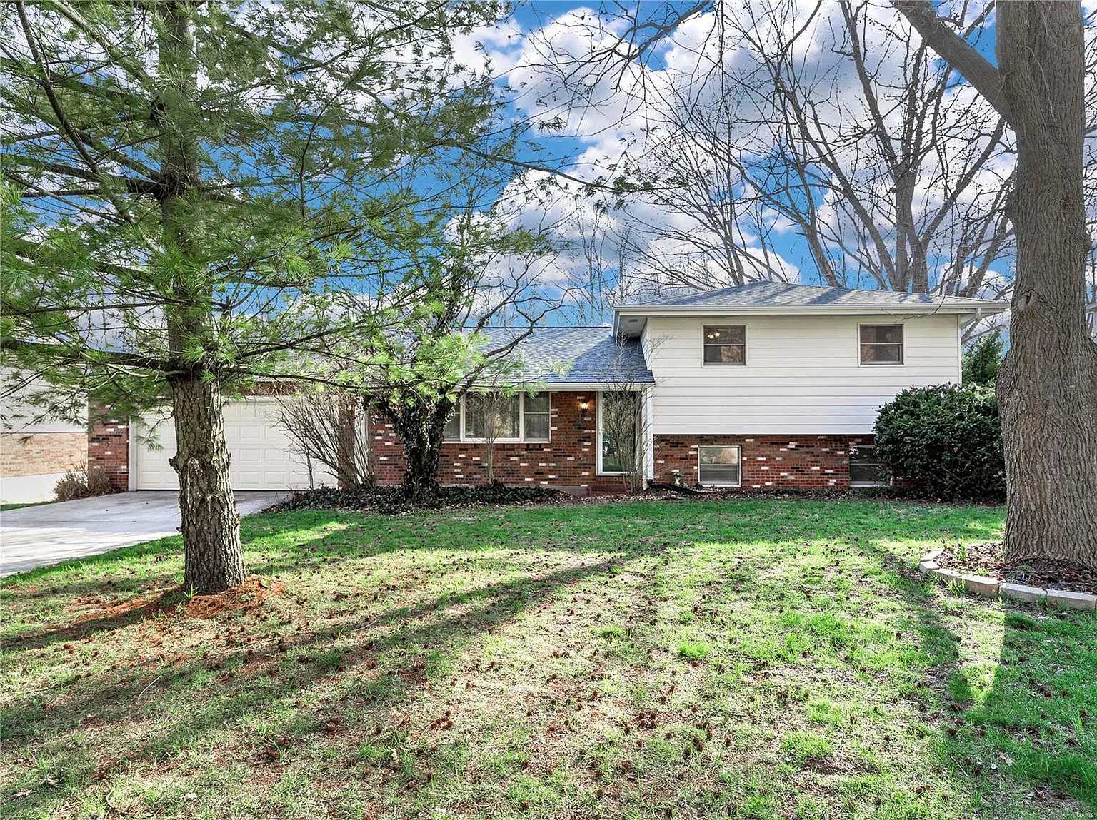 37 Hickory Hill Ln photo 1