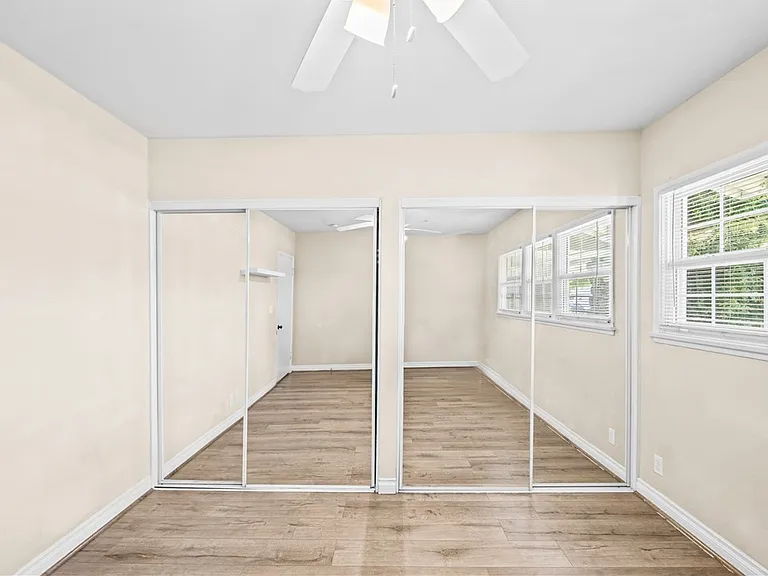 542 N Waverly St — Photo 30