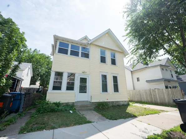 824 18 1/2 Ave NE, Minneapolis, MN 55418