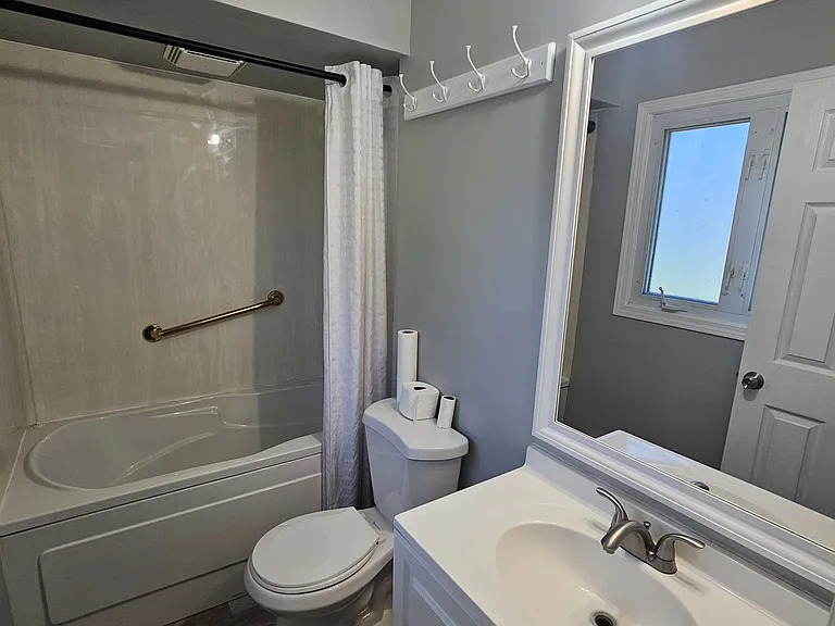 240 Michele Ave — Photo 6