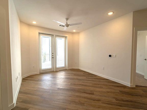 5th image of 10429 Cedar Lake Dr #3224