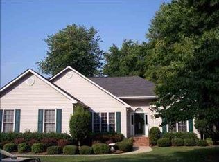 504 Two Gait Ln, Simpsonville, SC 29680