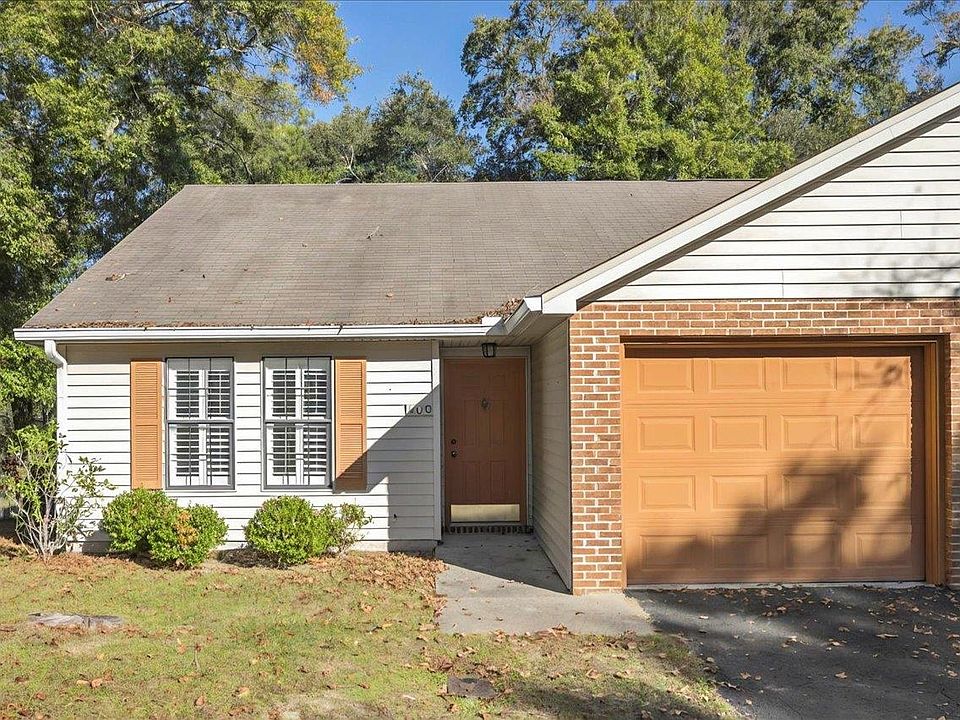 1st image of 800 Ashlyn Forest Dr