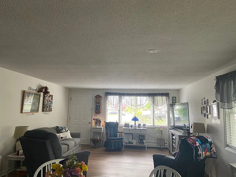 16 Marshall Ave — Photo 8
