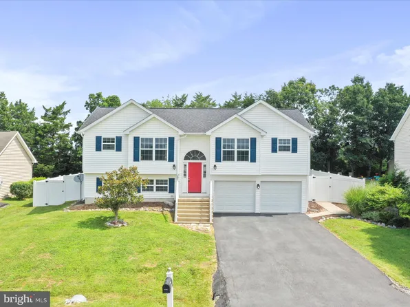 43 Hansberry Ct, Inwood, WV 25428