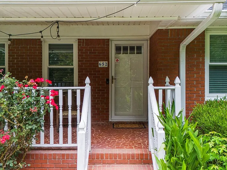 852 Benson Hurst Dr SW — Photo 40