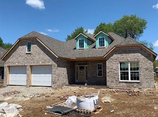 3012 Rosewood Dr, Versailles, KY 40383