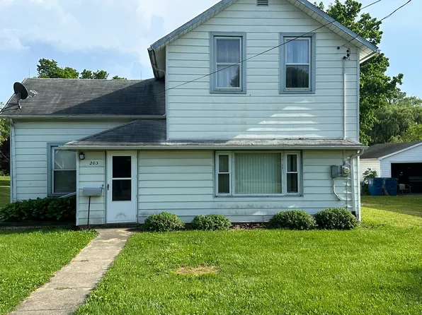 203 W Lincoln Ave, Iroquois, IL 60945