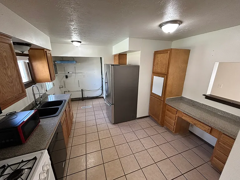 1882 Paul Dr — Photo 6