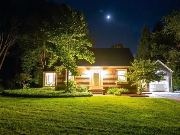 16 Cummings Ct, Douglas, MA 01516