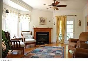 5th image of 712 Epson Downs Ct