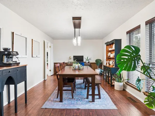 1313 Devonshire Ct, Edmond, OK 73034