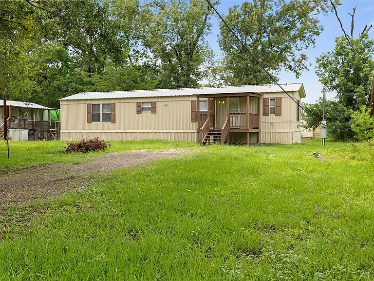 22091 Bowden Dr — Photo 2