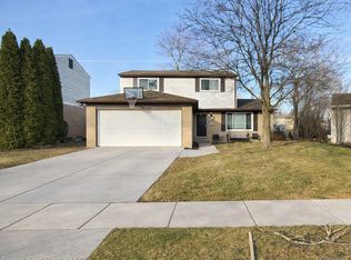 14710 Loretta Pl, Oak Park, MI 48237