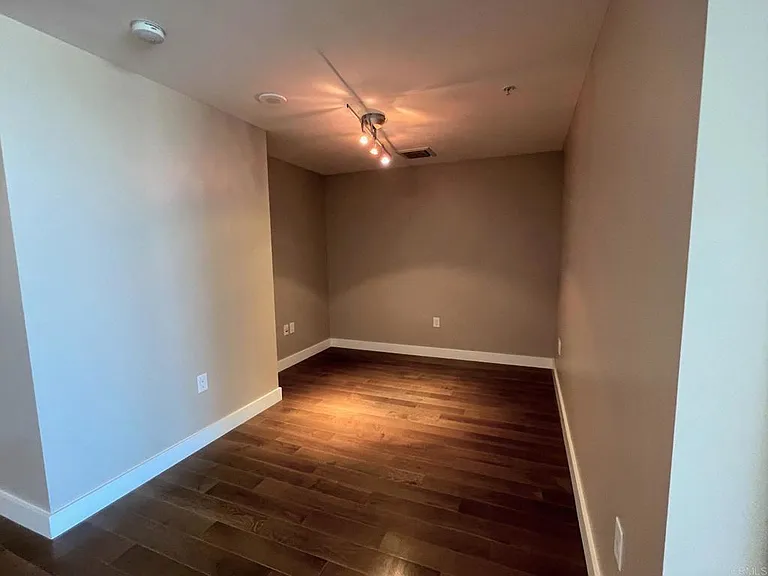 1325 Pacific Hwy #1506 — Photo 5