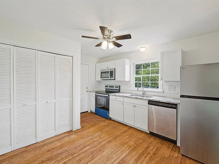 300 Marlin Dr — Photo 25