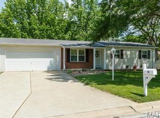 12 Denallen Dr, Saint Peters, MO 63376