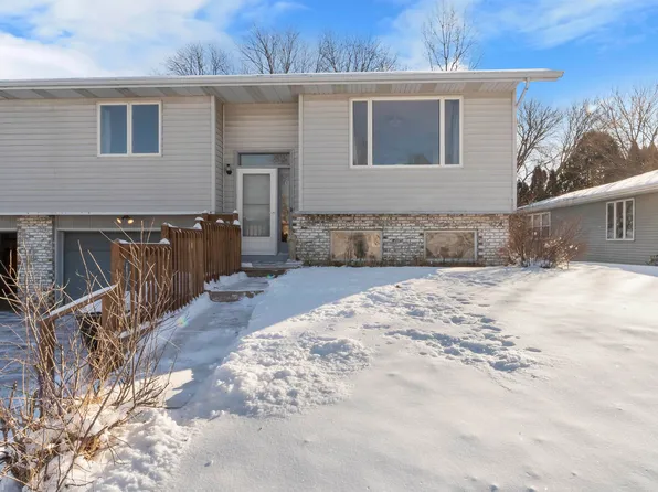 662 S Main St, Oregon, WI 53575