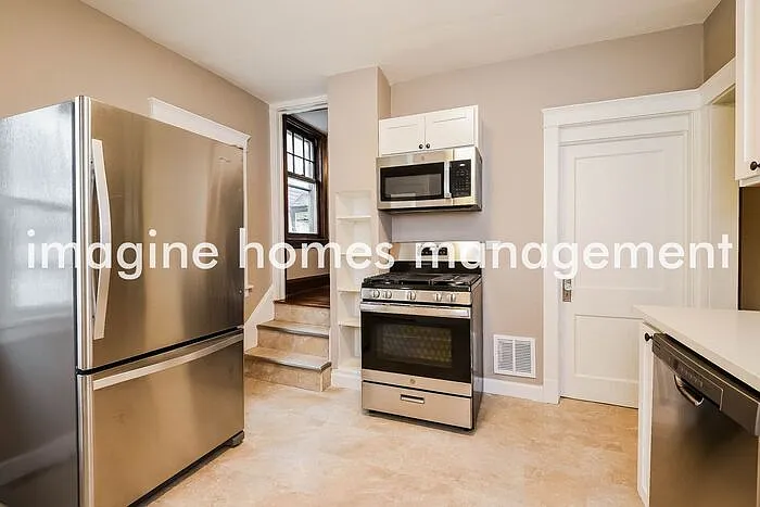 1380 Hall Ave — Photo 7