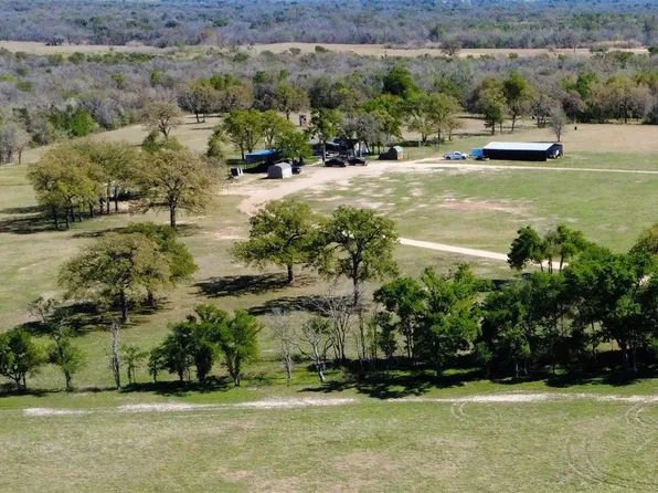 1042 Los Ranchitos Rd, Cameron, TX 76520
