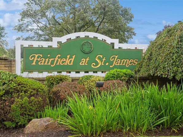 201 Bentley Court E #201, Saint James, NY 11780