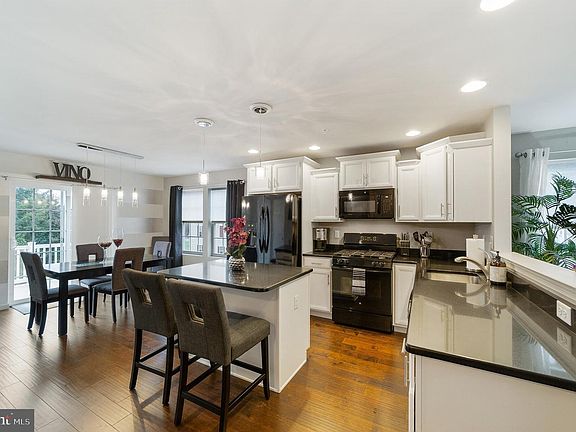 2nd image of 40 Maffet Ln
