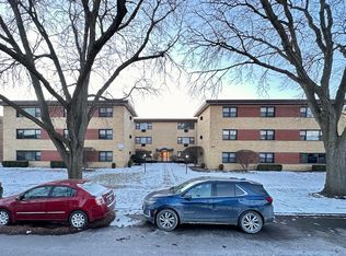 9016 Lamon Ave #N3, Skokie, IL 60077