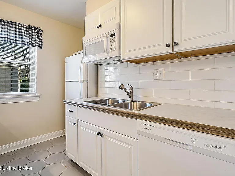 2314 Grinstead Dr — Photo 14