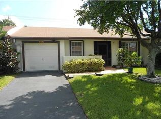 15676 Bottlebrush Cir, Delray Beach, FL 33484