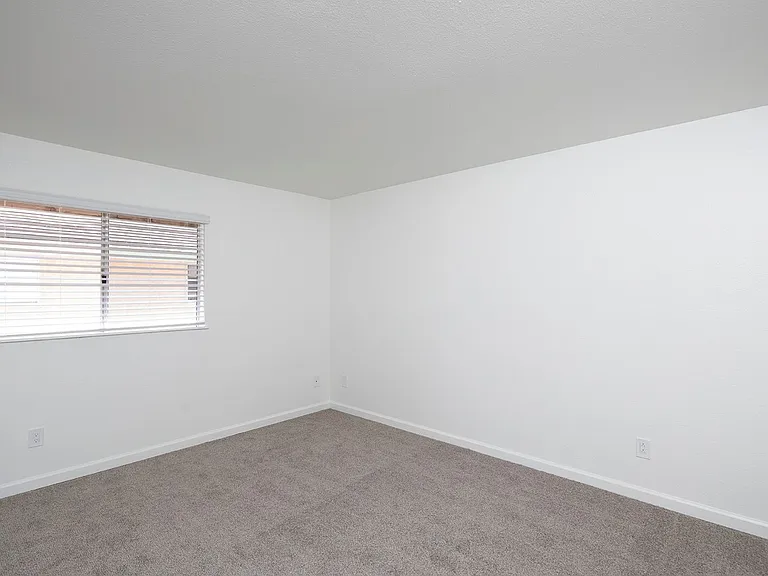 Bonita Heights Apartments — Photo 23