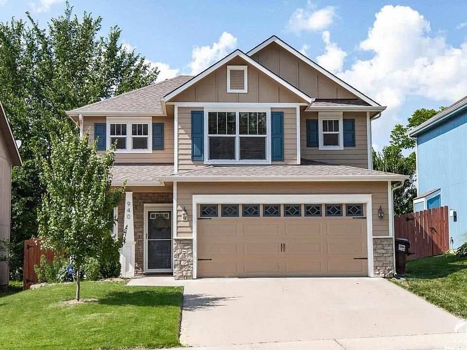 940  Anna Tappan Lawrence, KS listing photo #1